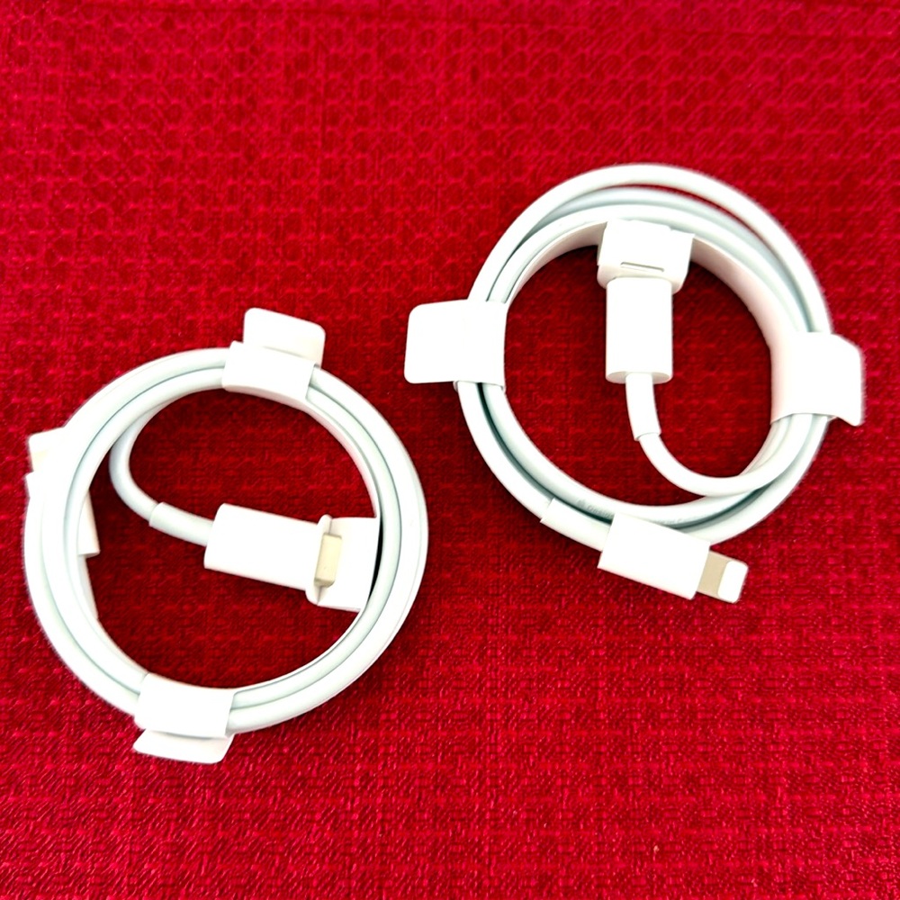 NWOT IPhone Lightning Chargers 2pk